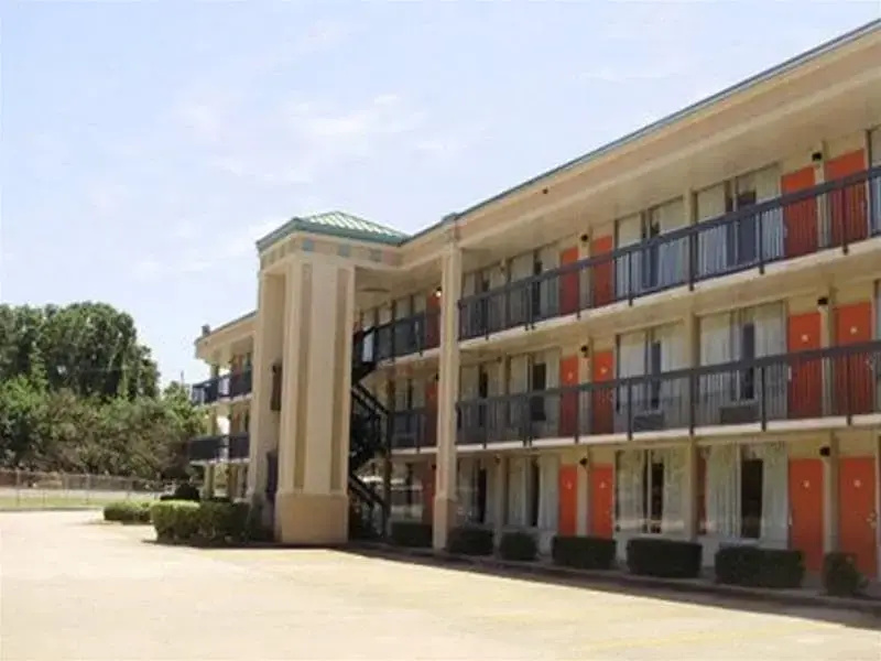 photo 1 of Econo Lodge