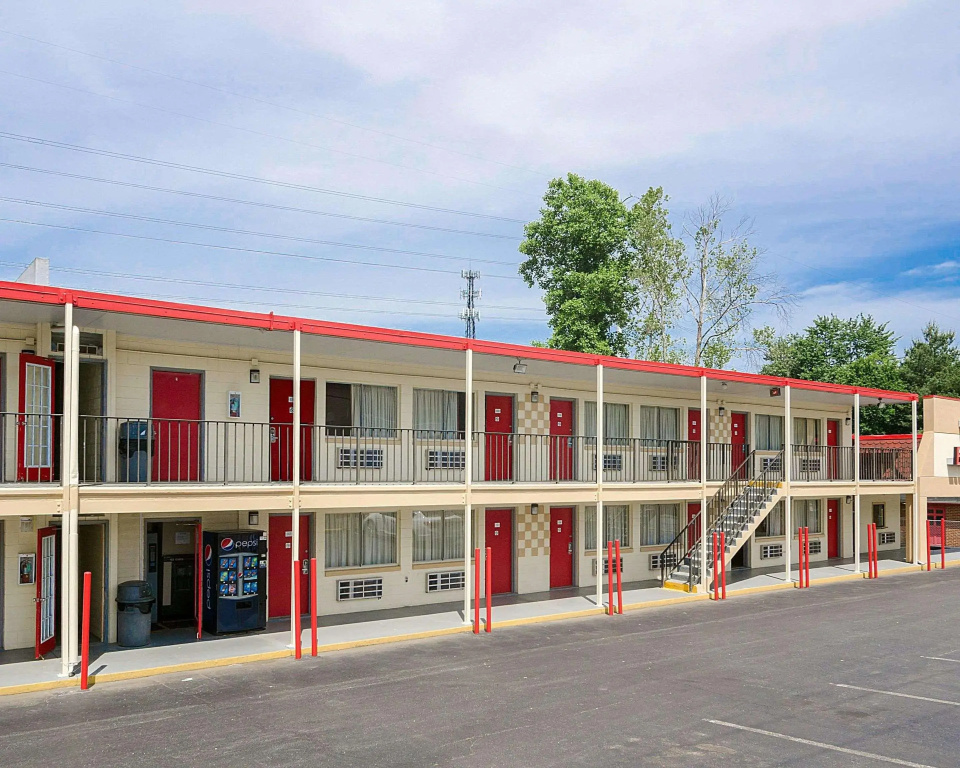 photo 1 of Econo Lodge Charlottesville North - University Area