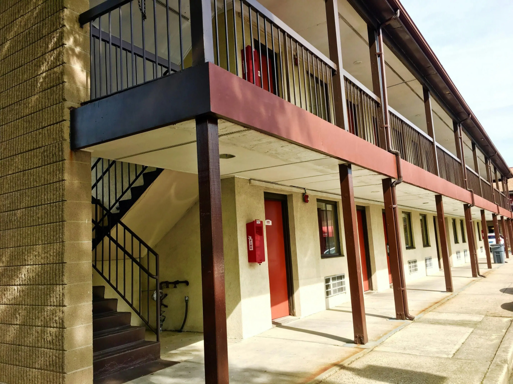 photo 1 of Red Carpet Inn Norwalk