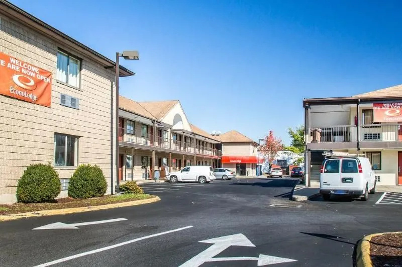 photo 1 of Econo Lodge Norwalk