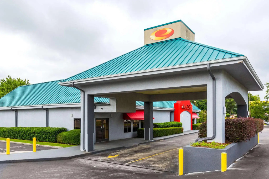 photo 1 of Econo Lodge Homewood - Birmingham