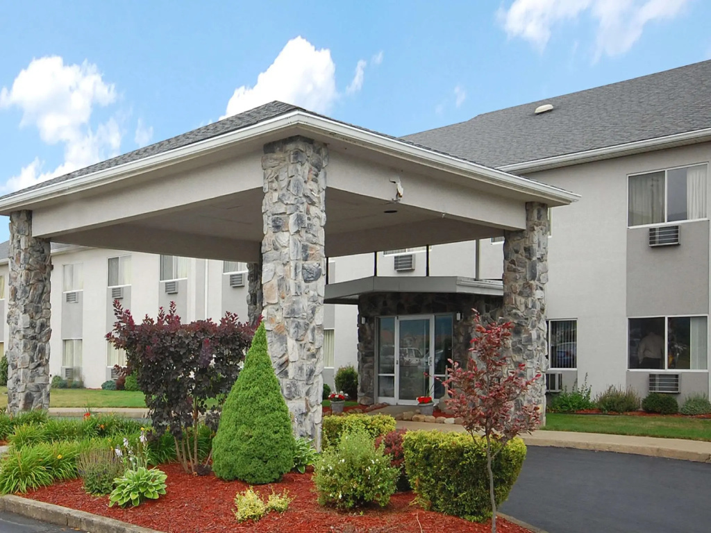 photo 1 of Econo Lodge Painted Post - Corning