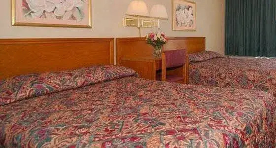 photo 1 of Econo Lodge Woodbridge