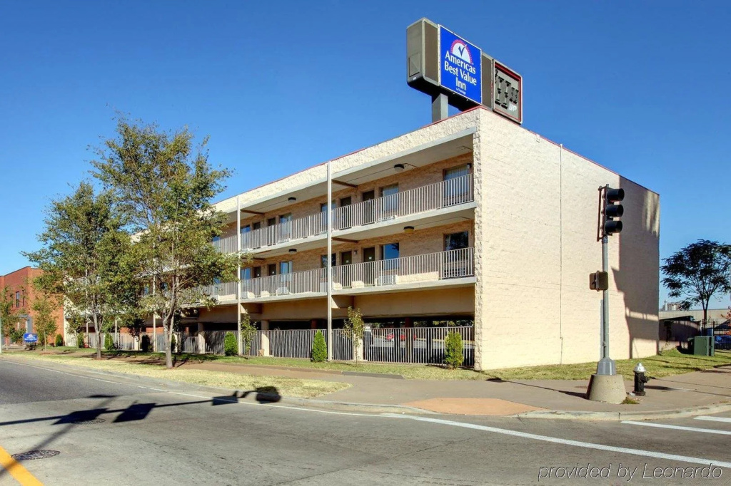 photo 1 of Econo Lodge River Front