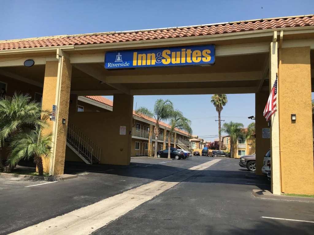 photo 1 of Riverside Inn & Suites