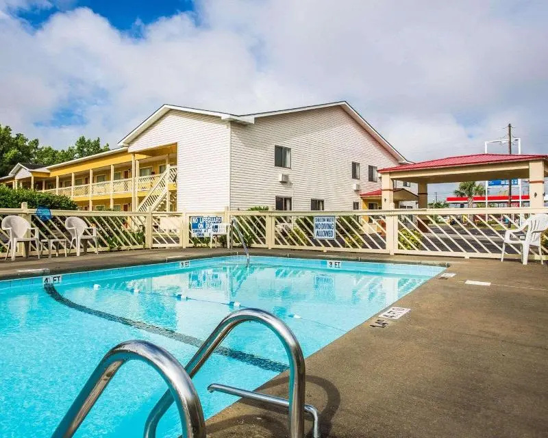 photo 1 of Econo Lodge Saint George