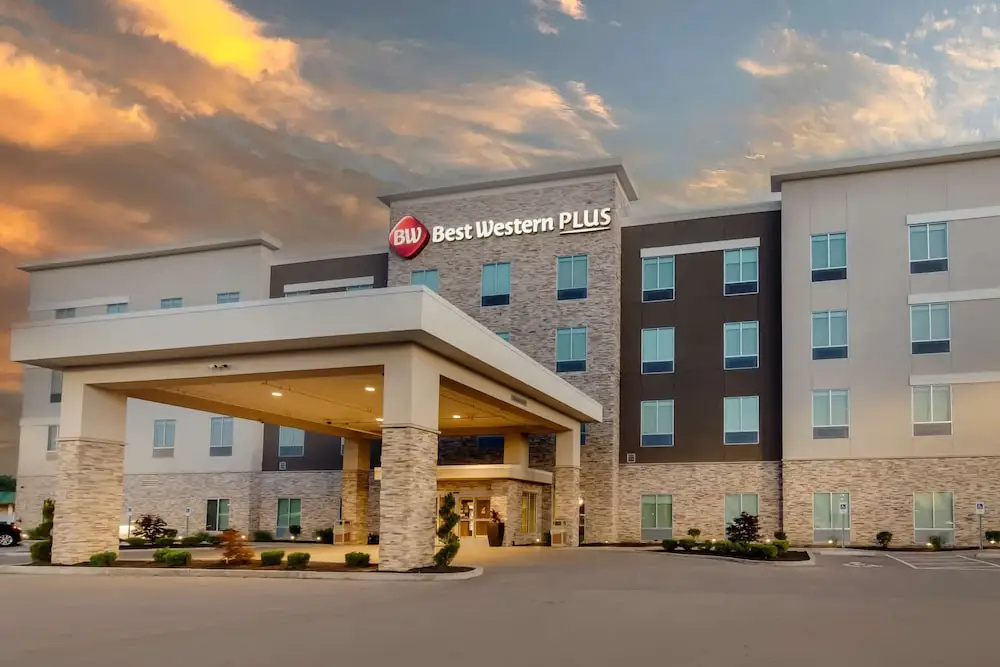 photo 1 of Econo Lodge Saint Louis
