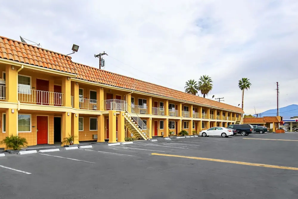 photo 1 of Econo Lodge San Bernardino