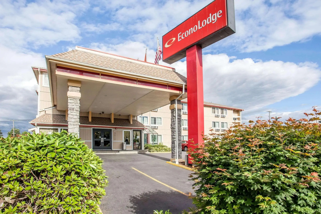 photo 1 of Econo Lodge Seatac Airport North Seattle Hotel