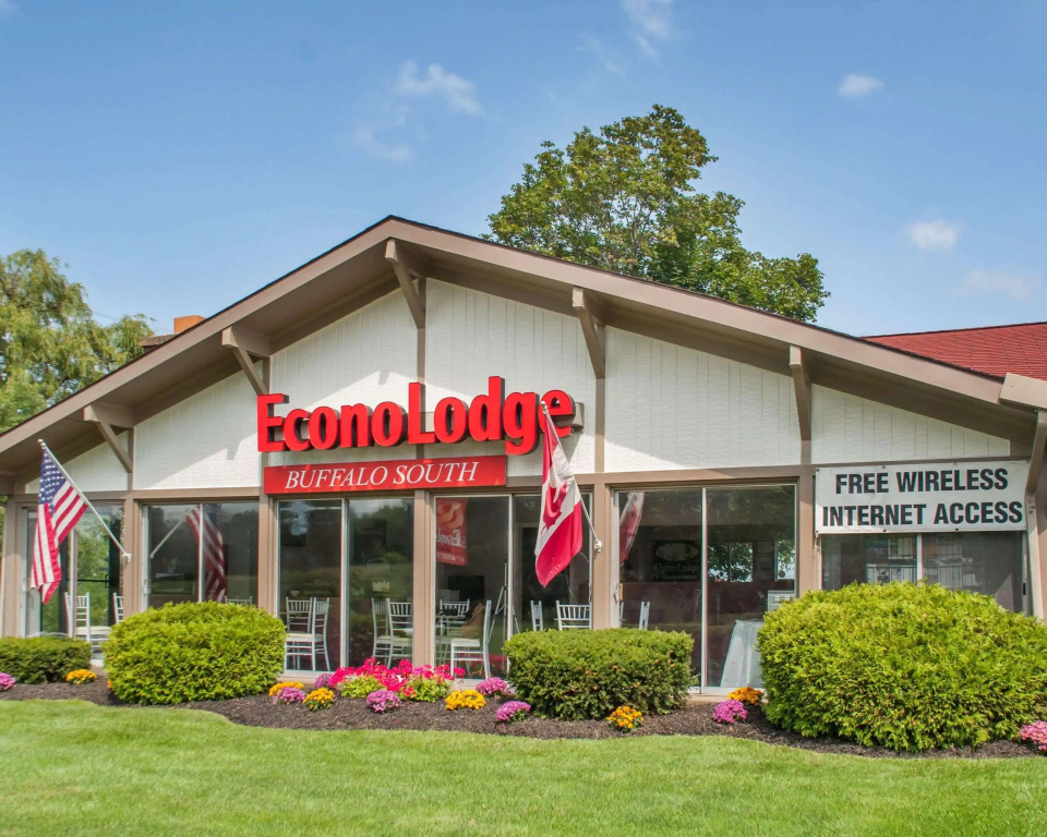 photo 1 of Econo Lodge South