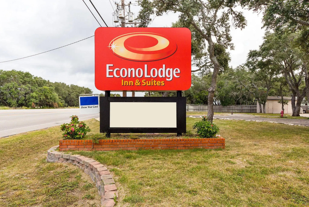 photo 1 of Econo Lodge Inn & Suites Fulton - Rockport