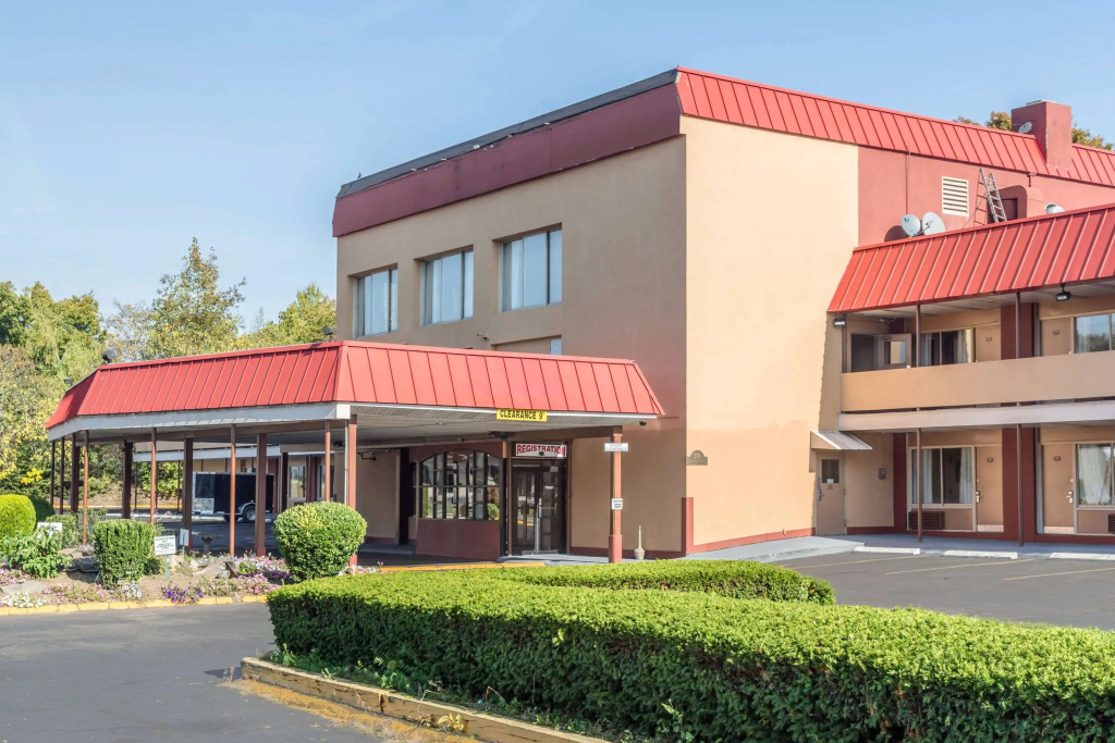 photo 1 of Econo Lodge West Haven