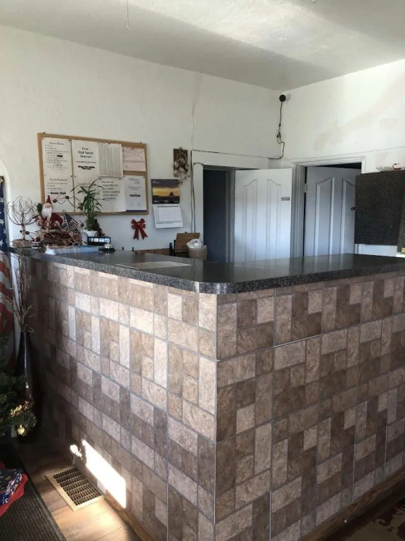 photo 1 of Economy Inn