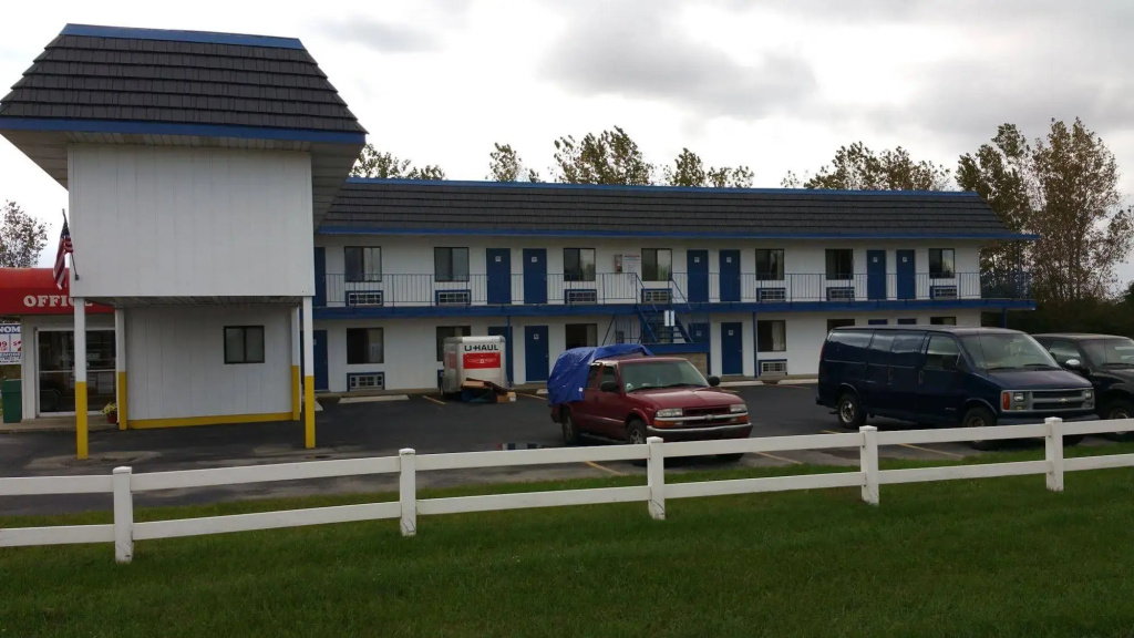 photo 1 of Economy Inn