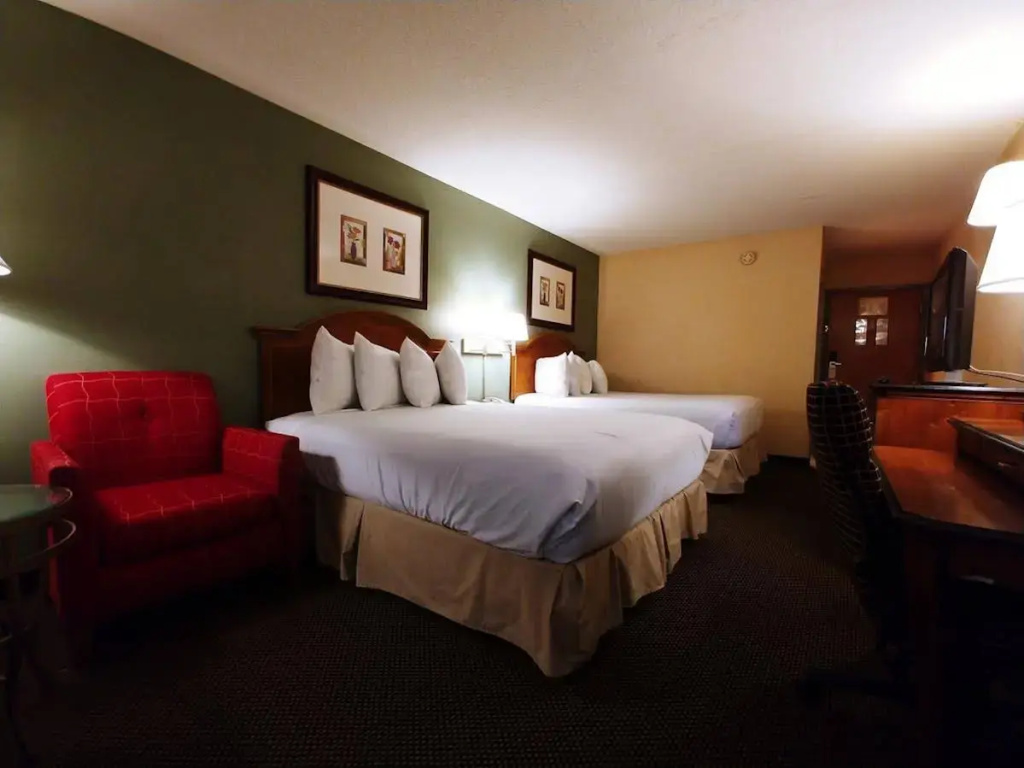 photo 1 of Budget Host Inn