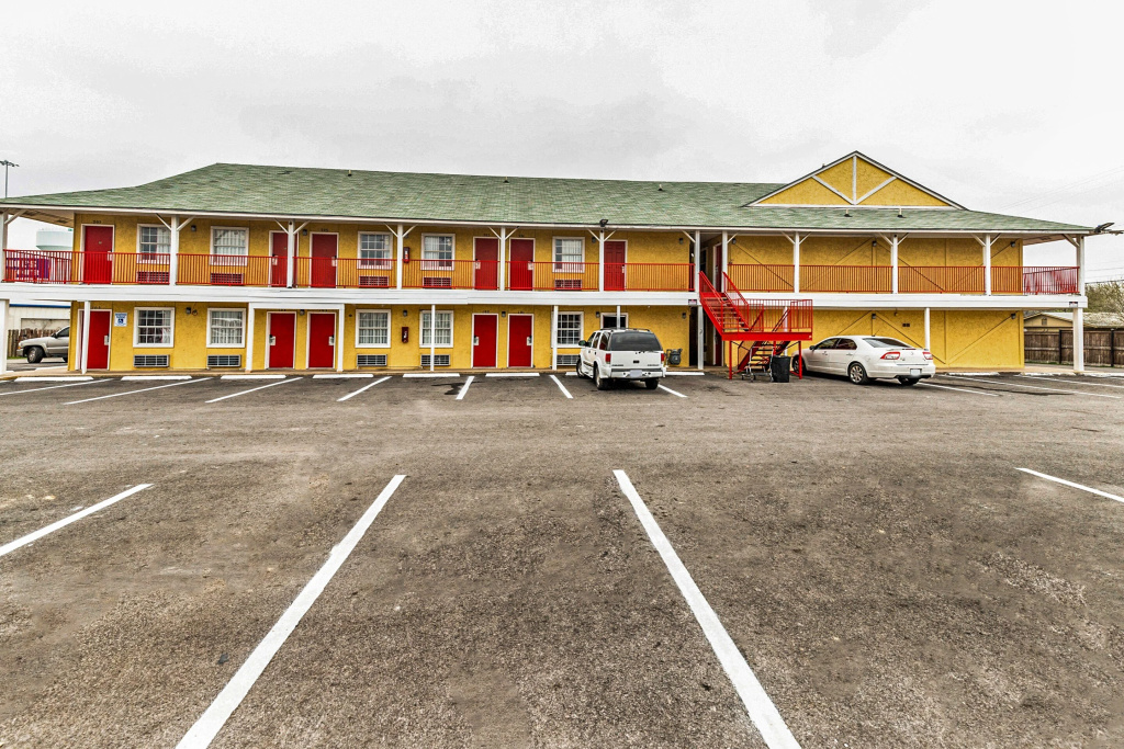photo 1 of OYO Hotel San Antonio Lackland near Seaworld