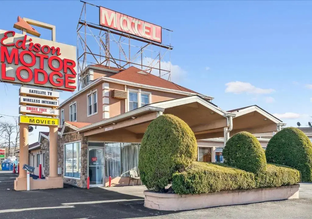 photo 1 of Edison Motor Lodge