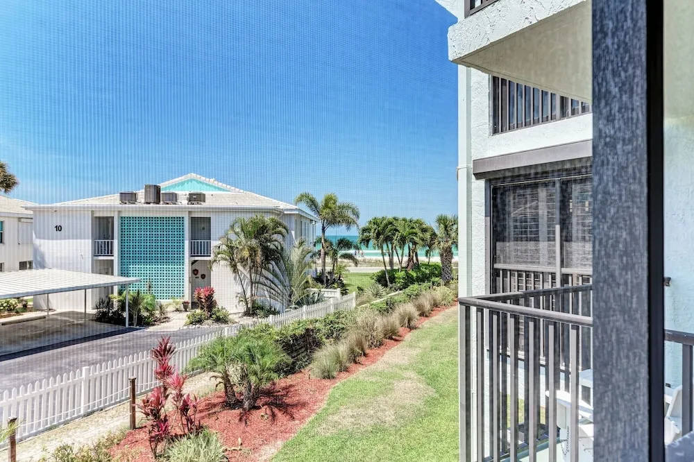 photo 1 of Edit Liddies Place Sun Plaza West 209