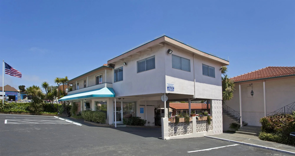 photo 1 of El Camino Inn
