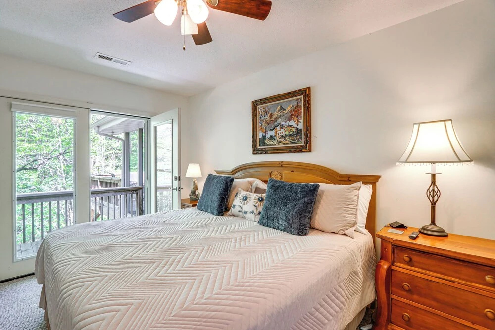 photo 1 of Ellijay Cottage w/ Creek Access & Private Hot Tub!