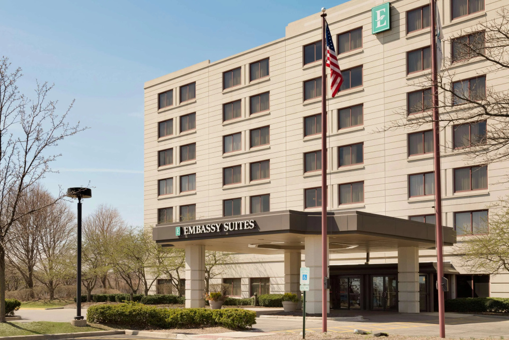 photo 1 of Embassy Suites by Hilton Chicago North Shore Deerfield
