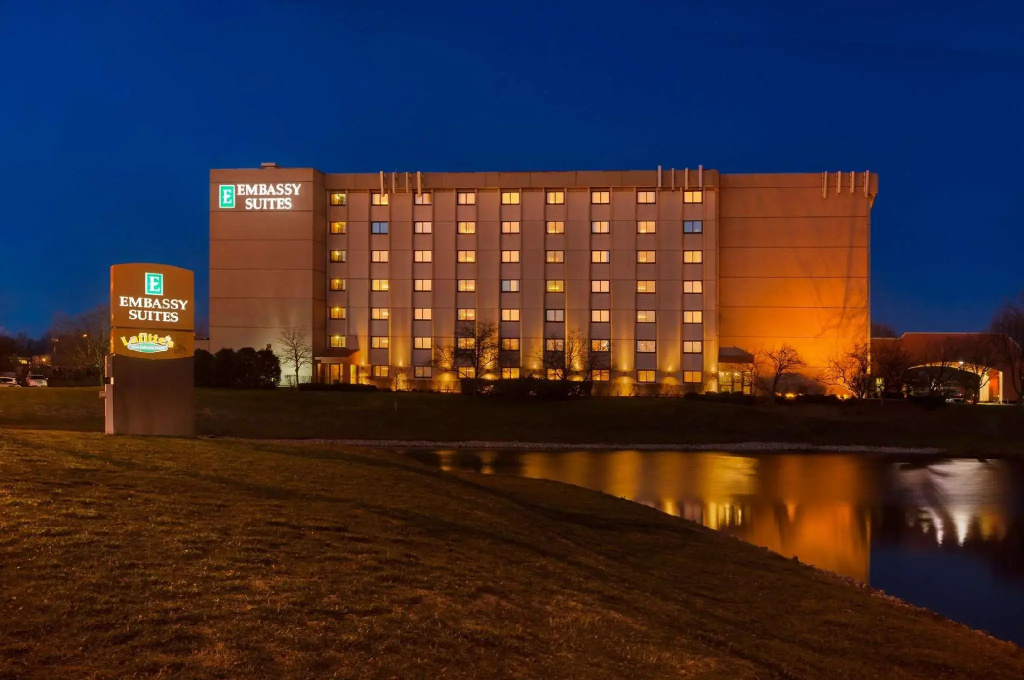 photo 1 of Embassy Suites by Hilton Chicago Schaumburg Woodfield