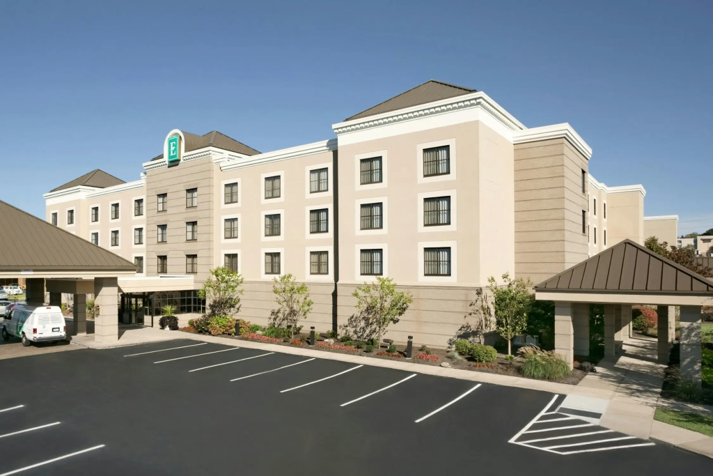 photo 1 of Embassy Suites by Hilton Cleveland Beachwood