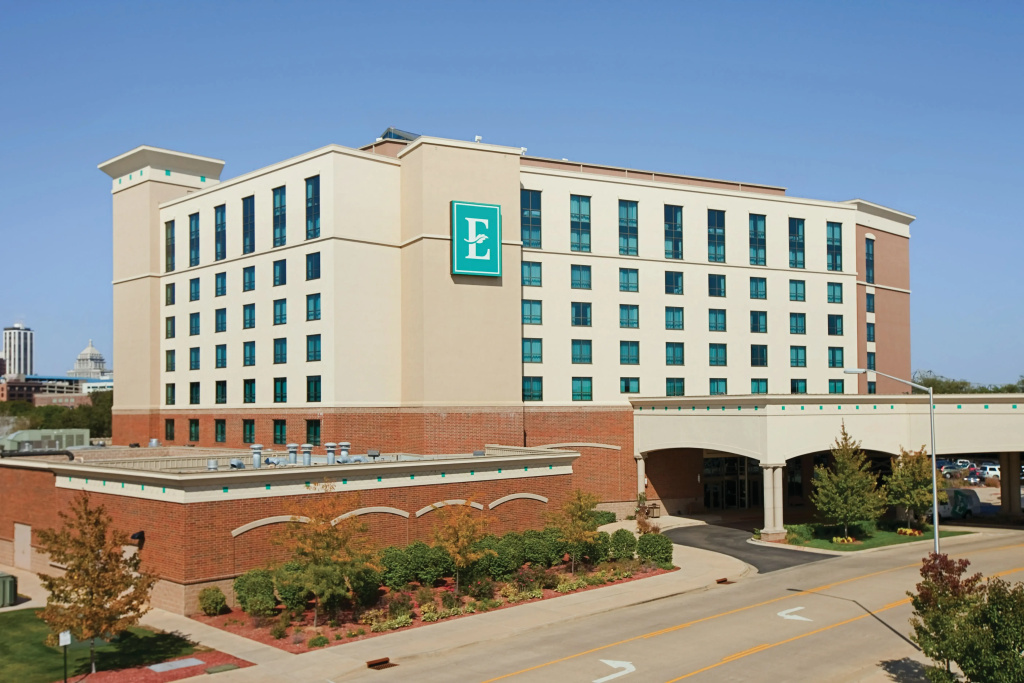 photo 1 of Embassy Suites by Hilton E Peoria Riverfront Conf Center