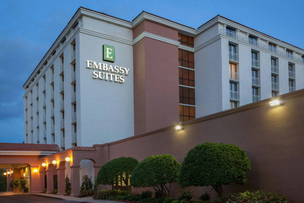 photo 1 of Embassy Suites Hotel Baton Rouge