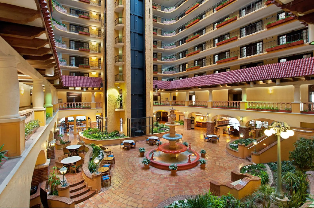 photo 1 of Embassy Suites Kansas City Plaza