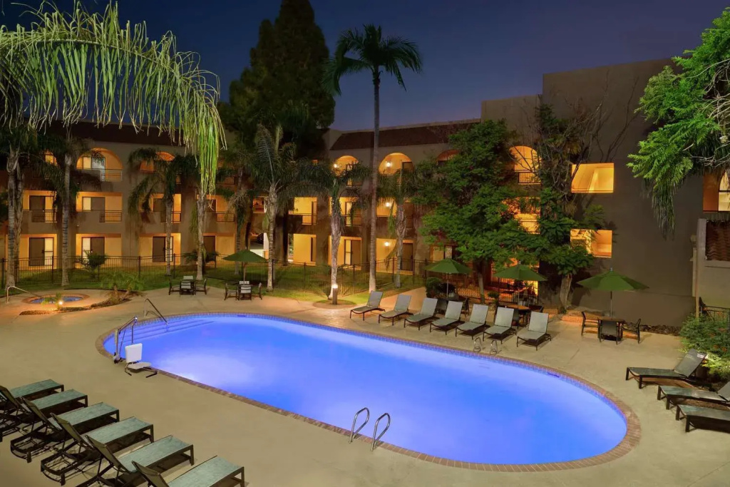 photo 1 of Embassy Suites Phoenix - Tempe