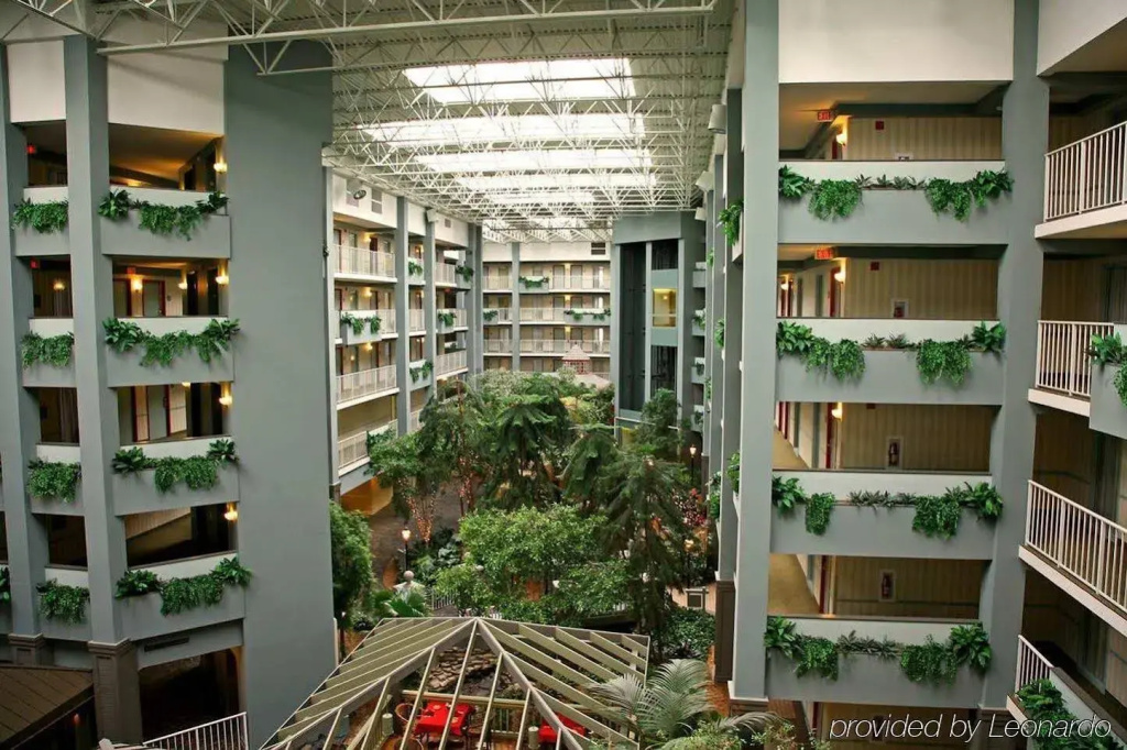 photo 1 of Embassy Suites by Hilton Pittsburgh International Airport 