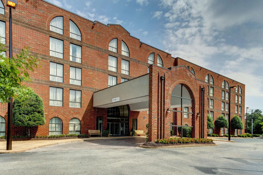 photo 1 of Embassy Suites Williamsburg
