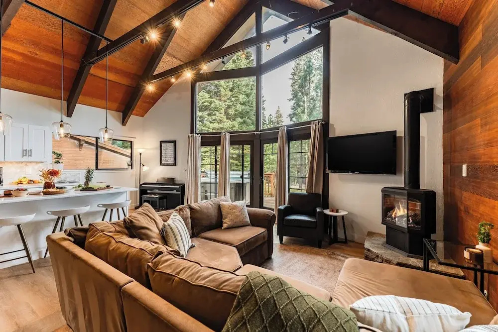 photo 1 of Emerald by Avantstay - Tahoe Donner Mountain Retreat w Large Patio