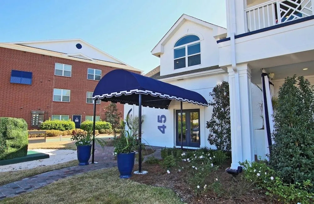 photo 1 of Emerald Greens 1102 - 1 Br condo