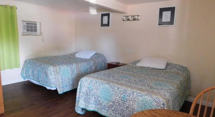 photo 1 of Emerald Isle Motel