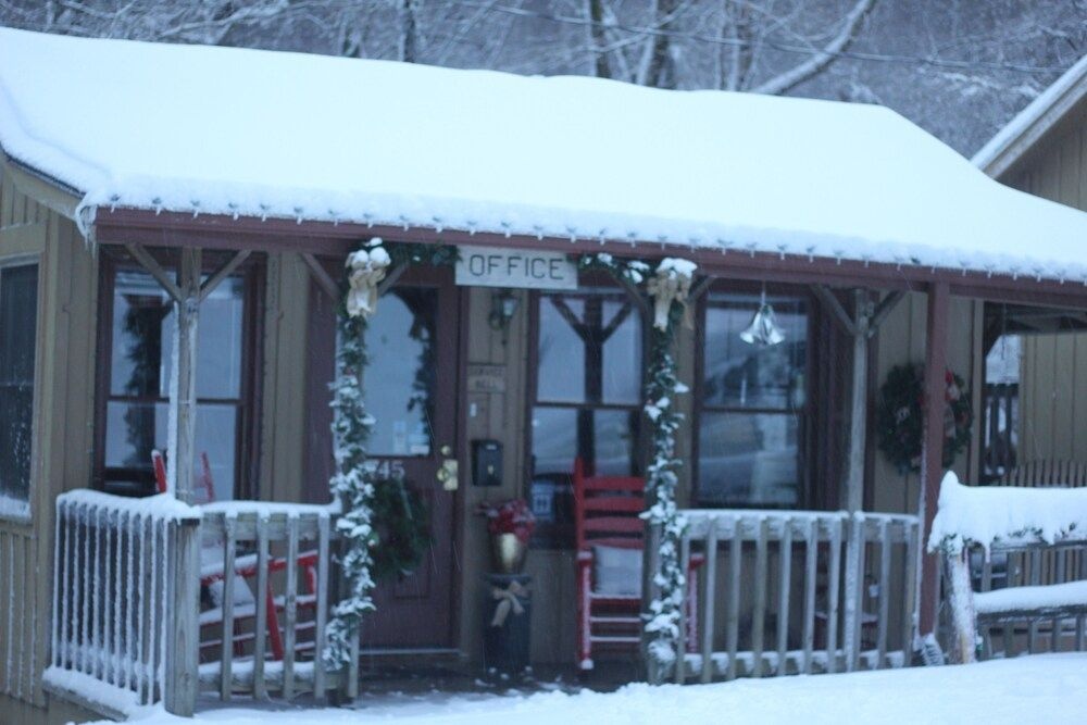 photo 1 of Evening Shade River Lodge and Cabins