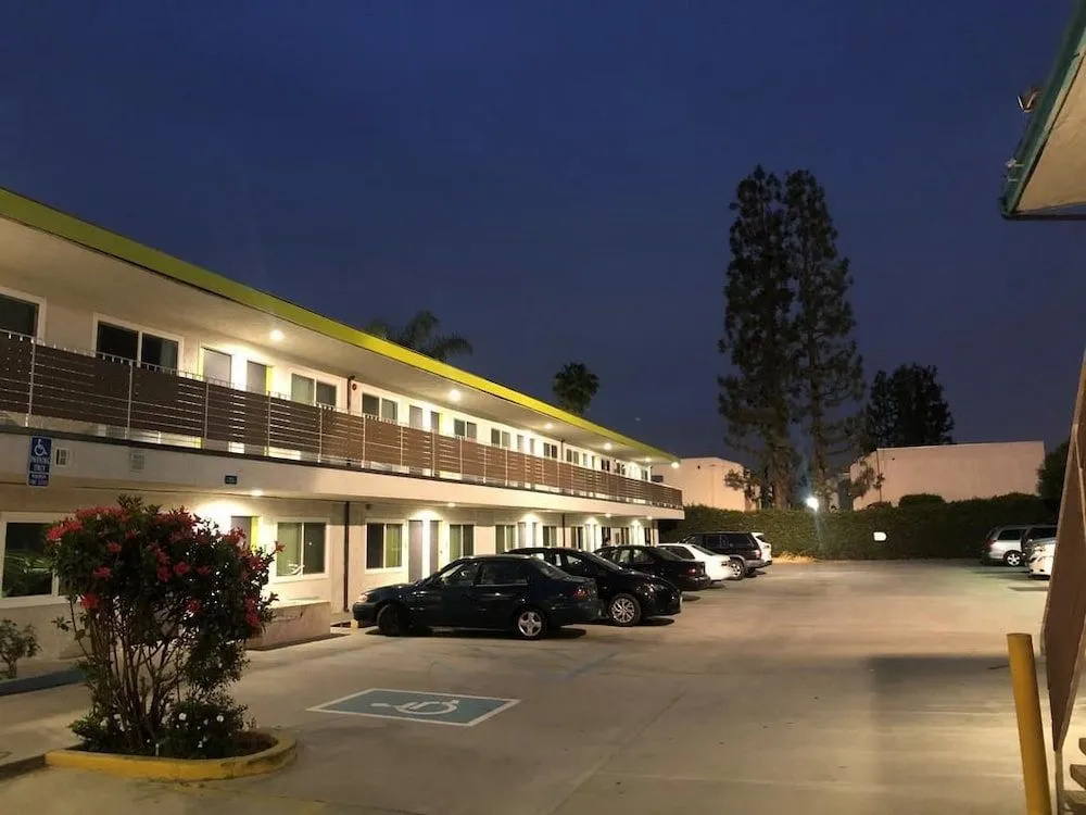 photo 1 of Exclusivo Inn & Suites