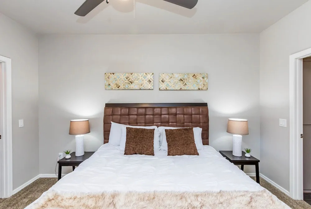 photo 1 of Executive 3 BR King, Close to Kierland & TPC w Parking 1025