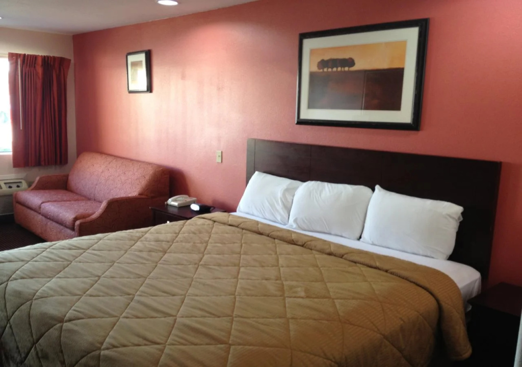 photo 1 of Executive Inn  Suites Houston