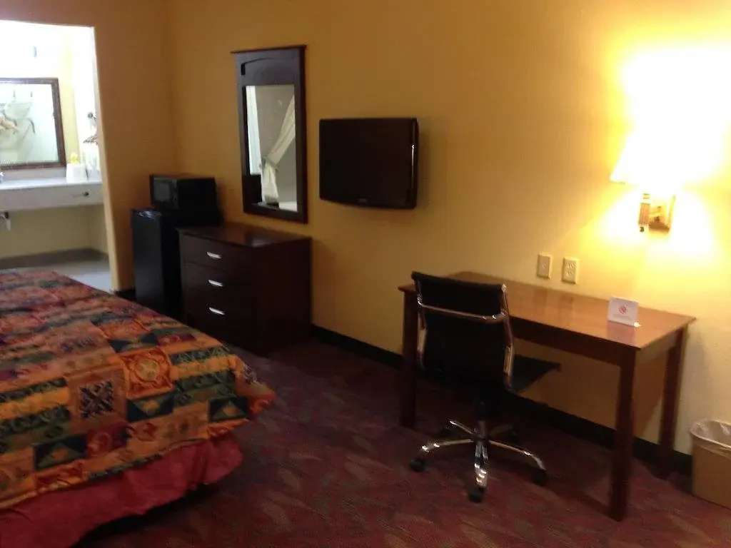 photo 1 of Executive Inn