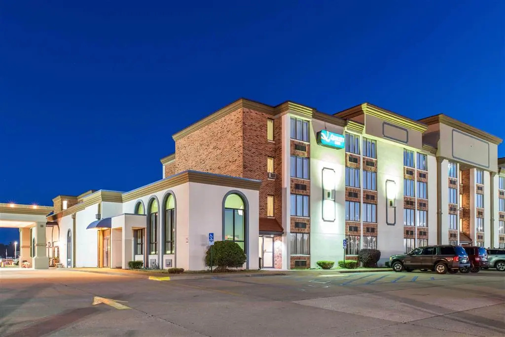 photo 1 of Quality Inn Farmington