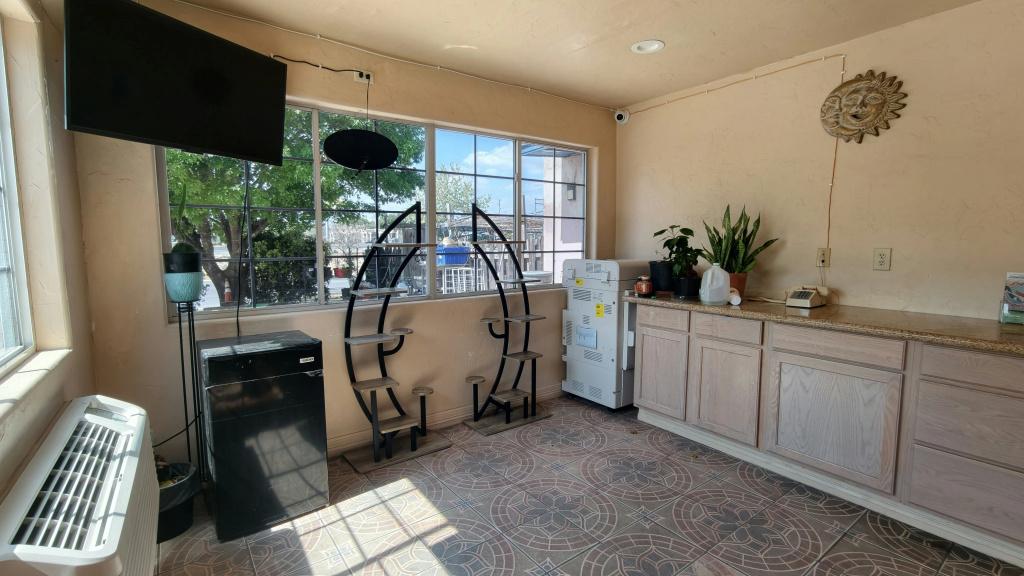 photo 1 of Executive Inn & Suites San Marcos, TX