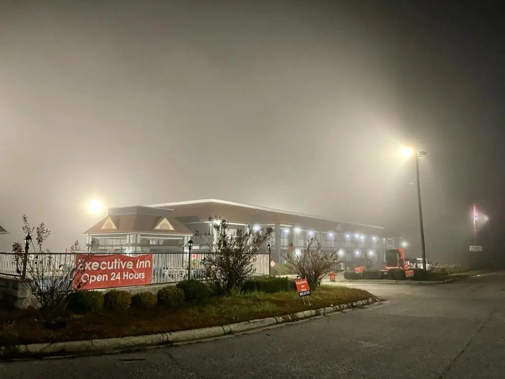photo 1 of Executive Inn Ridgeway I 77