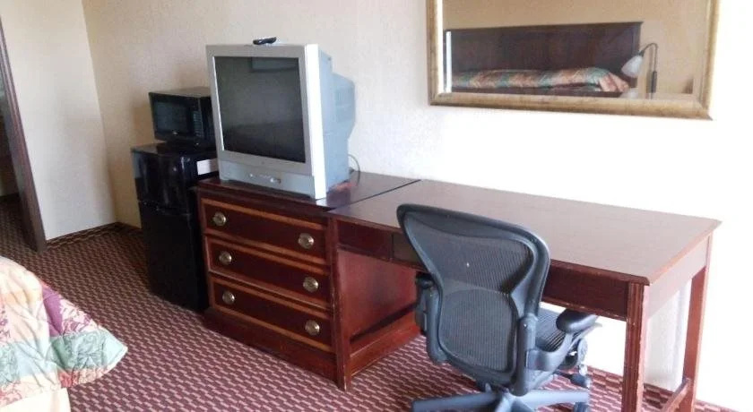 photo 1 of Executive Inn Seminole