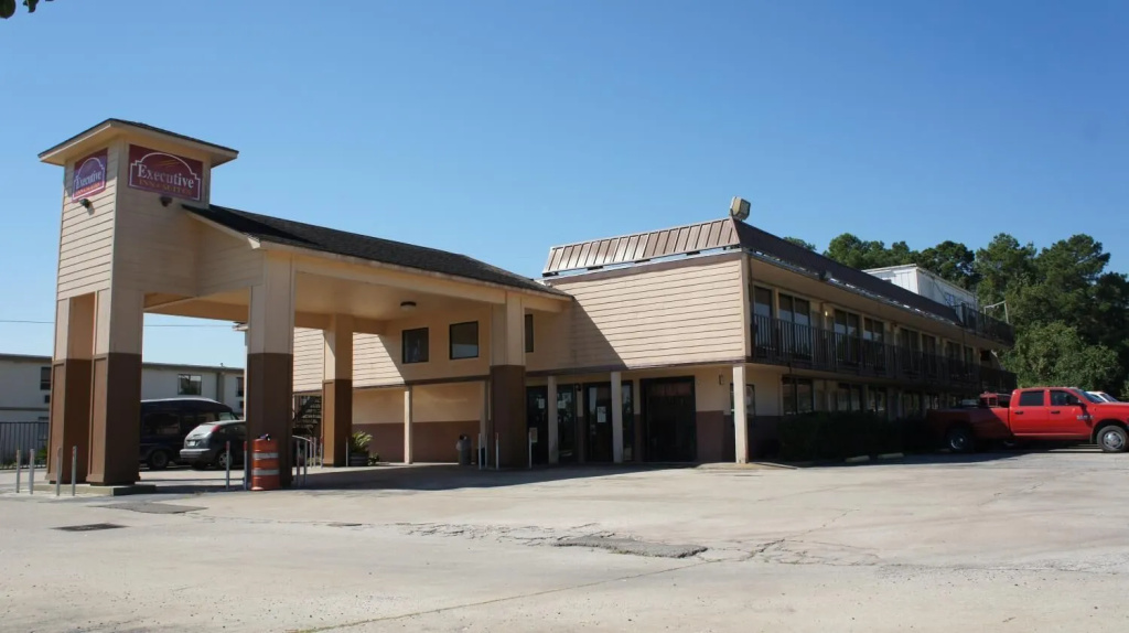 photo 1 of Executive Inn & Suites