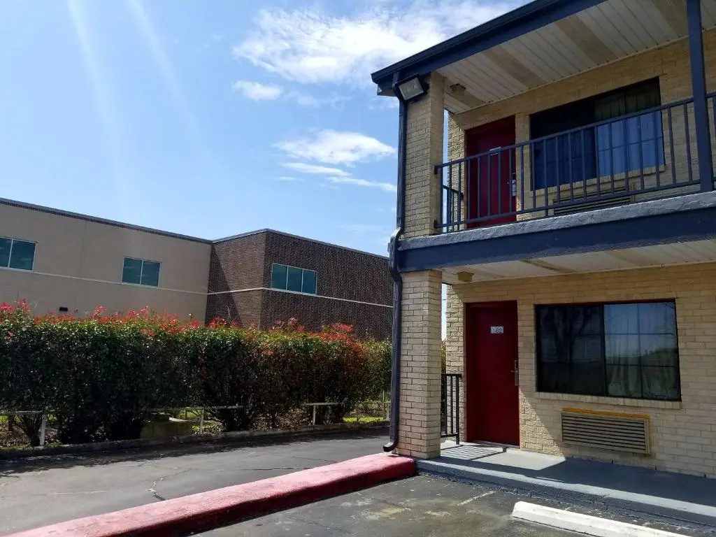 photo 1 of Executive Inn