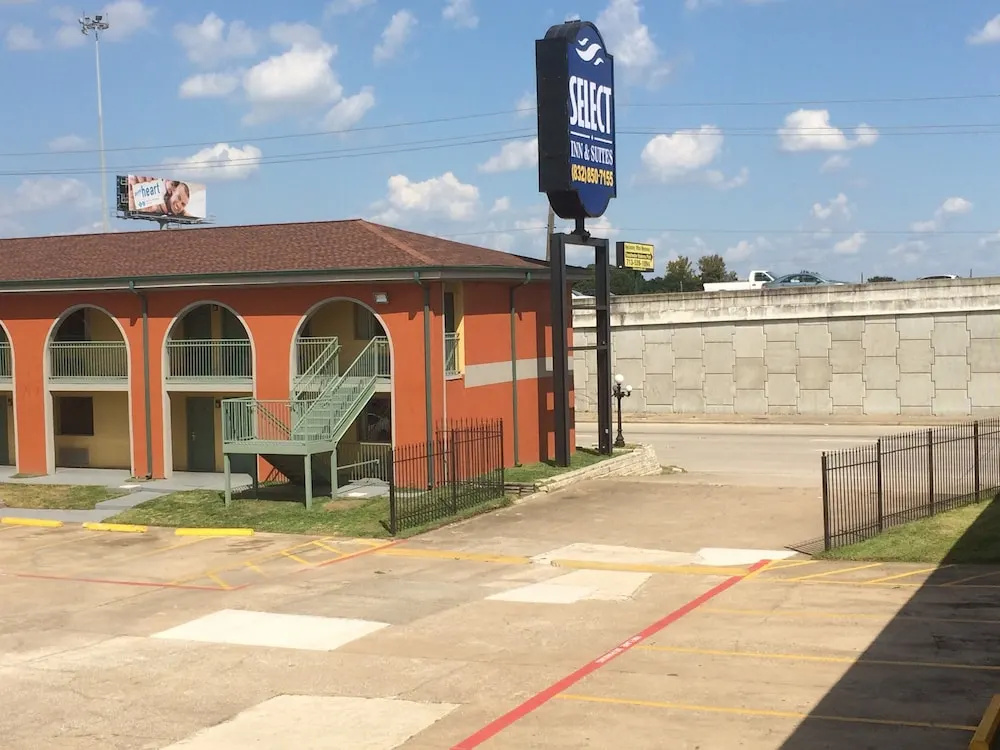 photo 1 of Express Inn Gulf Bank