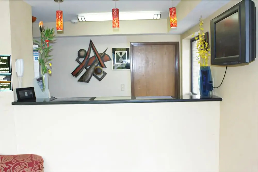 photo 1 of Express Inn
