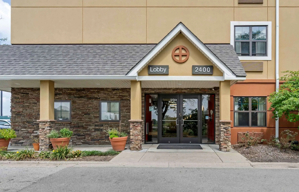 photo 1 of Extended Stay America Select Suites Chicago Rolling Meadows